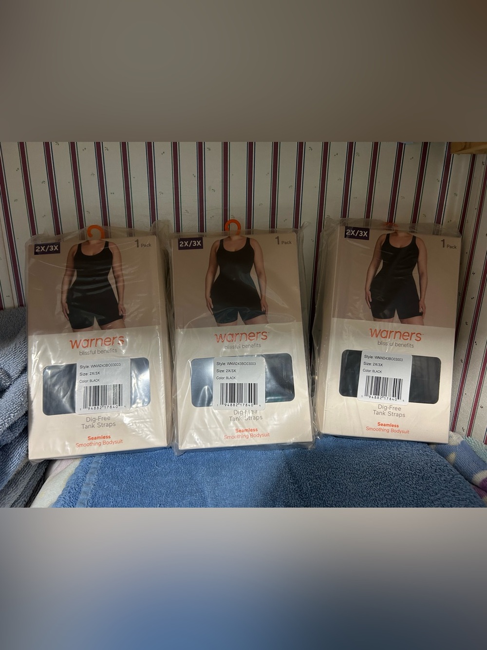 Warner's Black Seamless Tank Smoothing Bodysuit - 2X/3X NWT